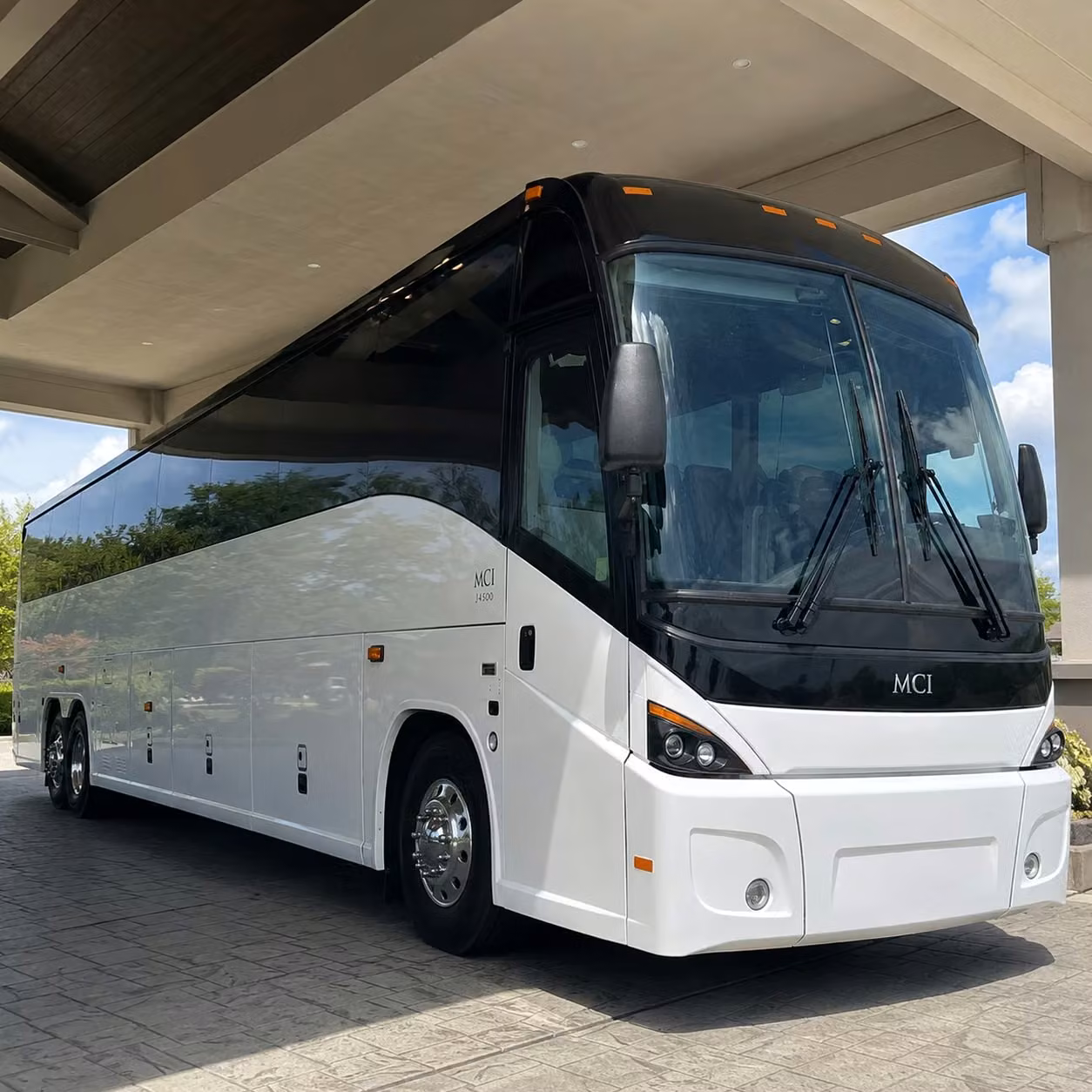 daily commuter shuttle services along the e 470 and i 25 corridor in centennial
